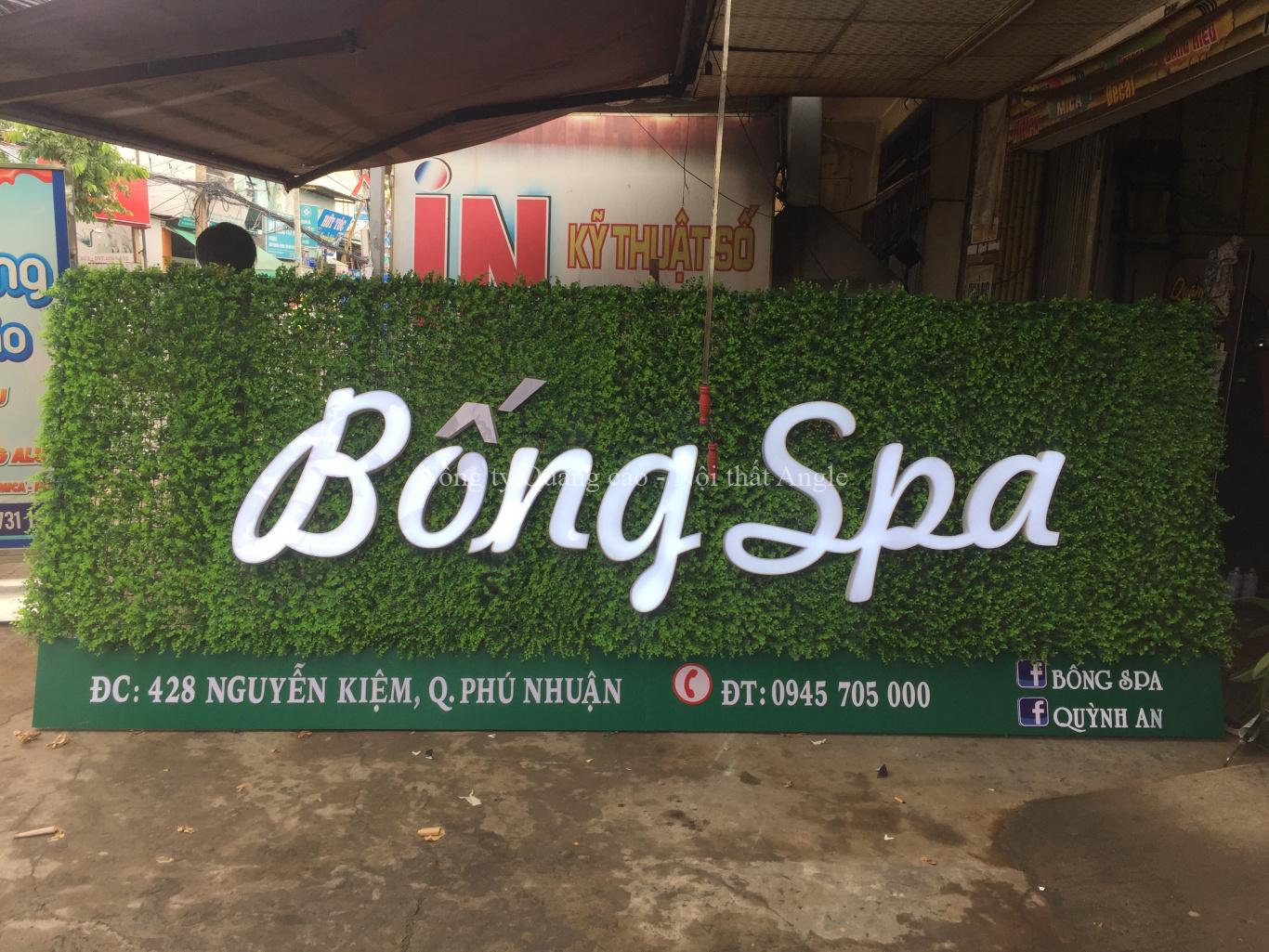 Bảng hiệu spa cỏ nhân tạo