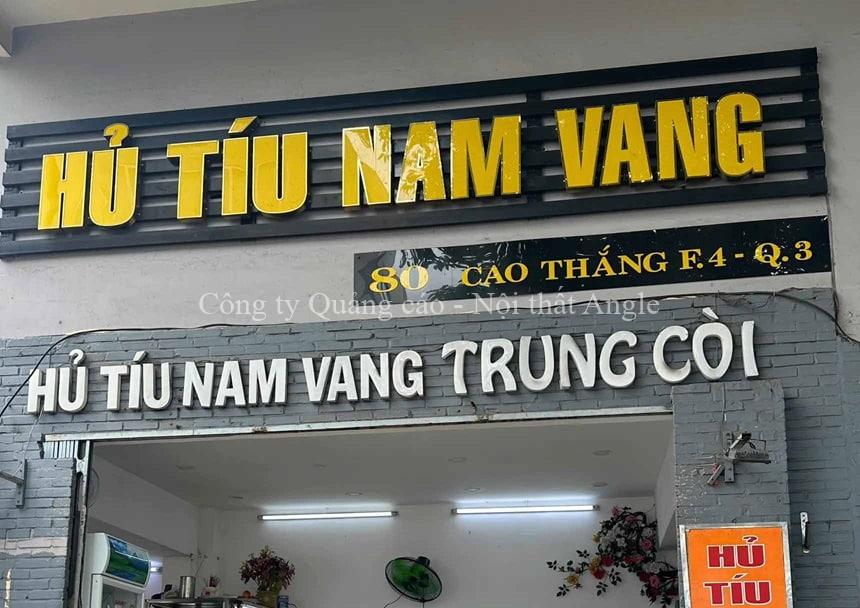 Bảng hiệu hủ tiếu chữ nổi