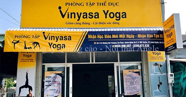 Bảng hiệu yoga Alu